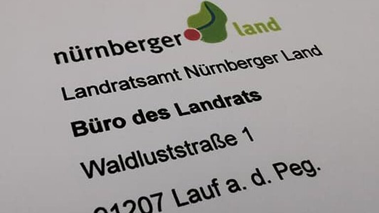 Die Adresse des Landratsamtes, abfotografiert von einem Briefkopf.